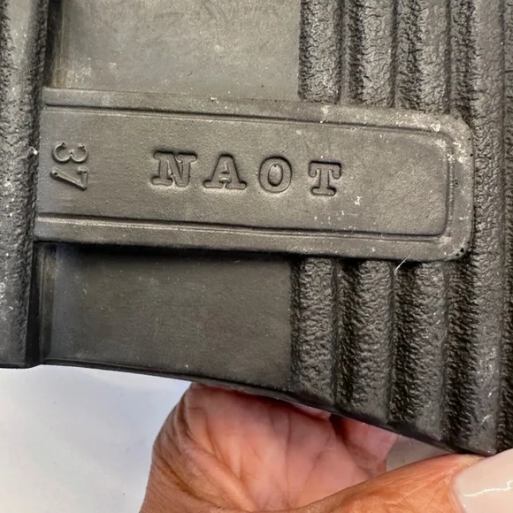 Naot Women's Karenna Flat new buck leather dark taupe women’s. Sz EU 37 US 7 - Picture 9 of 10